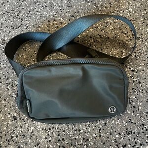Lulu Lemon Everywhere Mini Belt Bag